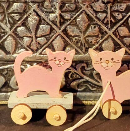 Kissanpennut, kaksi koottavaa miniatyyrilelua